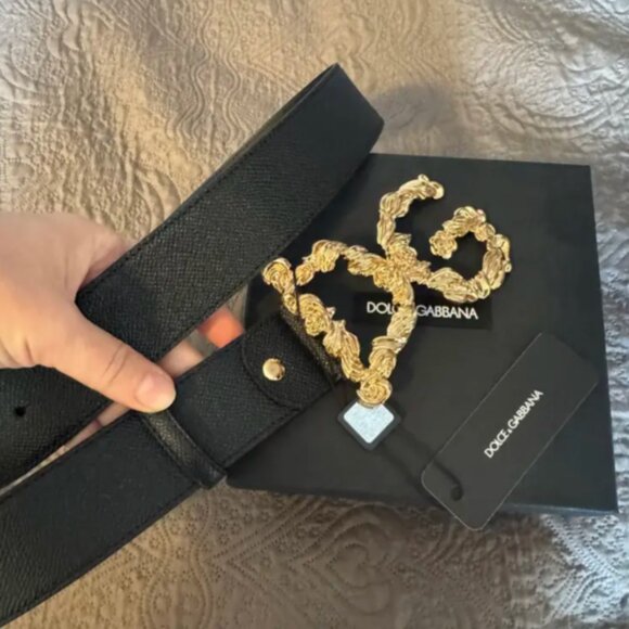 Dolce & Gabbana black calfskin leather belt with gold-plated 3D DG buckle. - Picture 2 of 7